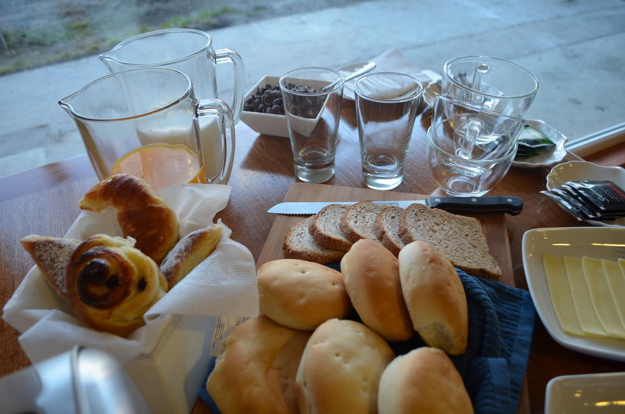 Hostal Camino De Santiago Puerto Natales Ngoại thất bức ảnh