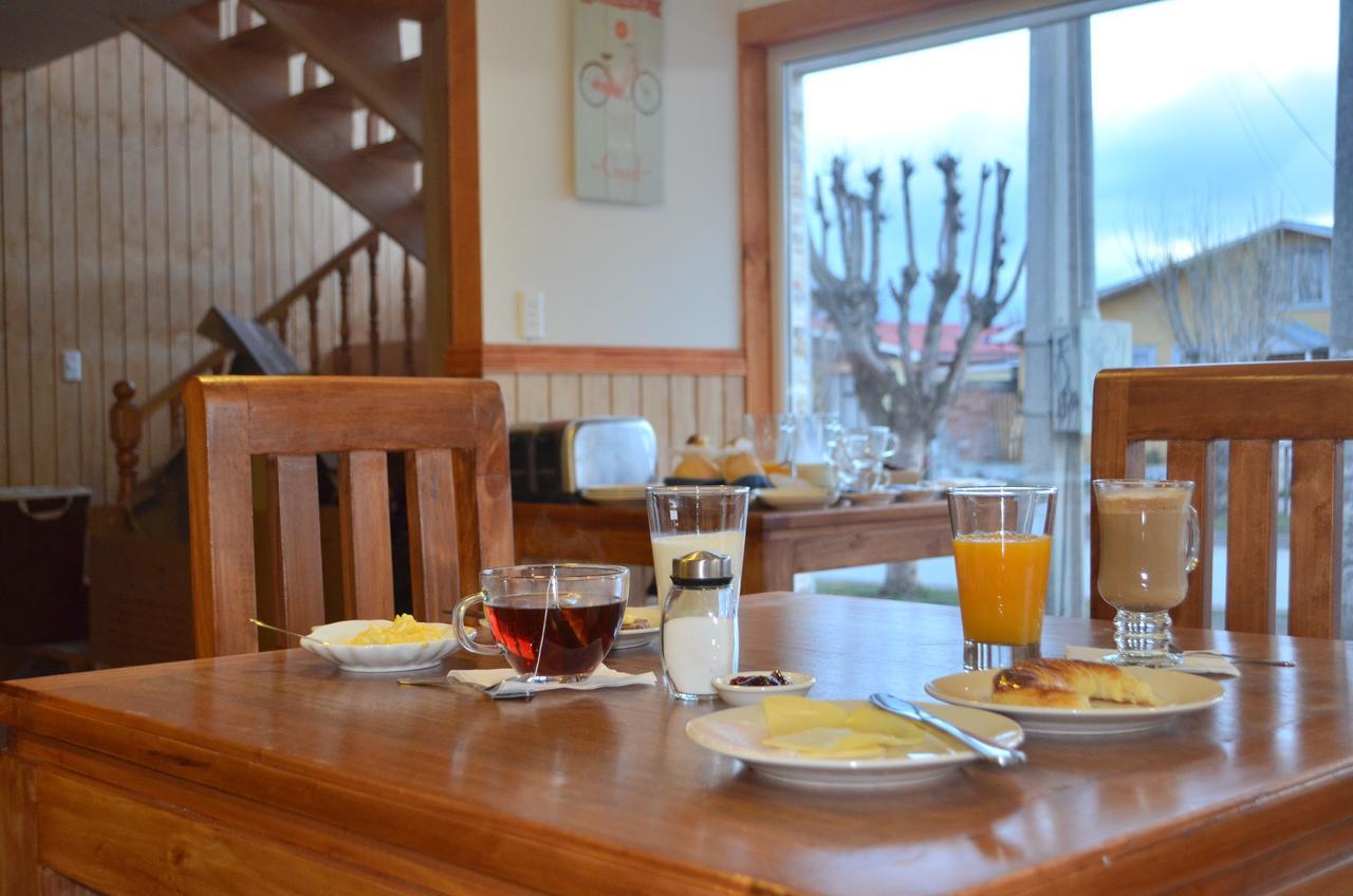 Hostal Camino De Santiago Puerto Natales Ngoại thất bức ảnh