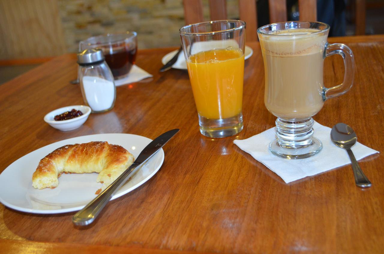 Hostal Camino De Santiago Puerto Natales Ngoại thất bức ảnh